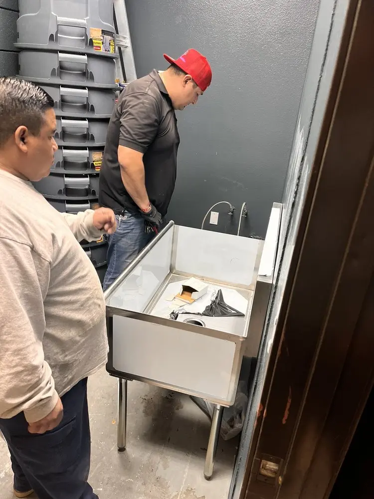 Commercial plumbing and sink installation in Tobasco